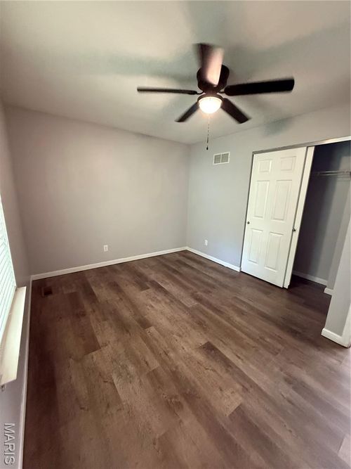 166 Village Circle Dr, Lake St Louis, MO, 63367-1938 | Card Image