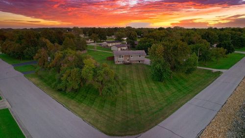 1017 Willett St, Burlington, KS, 66839-1174 | Card Image