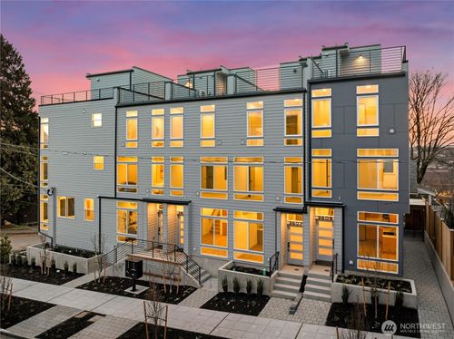 3605 Linden Ave N, Seattle, WA, 98103-8704 | Card Image