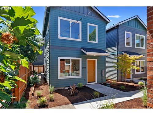 6914 N Swift St, Portland, OR, 97203-1365 | Card Image