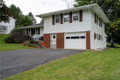 19 Bonadonna Avenue, House other with 3 bedrooms, 1 bathrooms and null parking in Mount Morris NY | Image 3