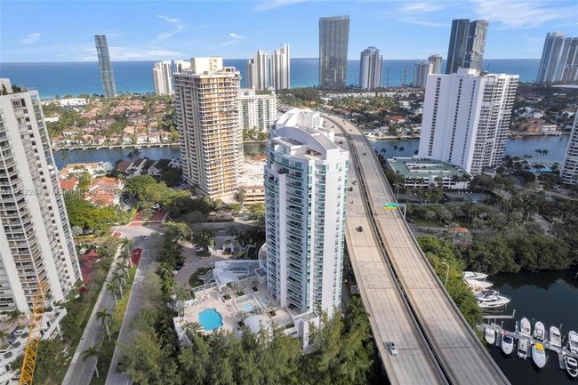 APT-2011 - 19400 Turnberry Way, Condo with 3 bedrooms, 3 bathrooms and null parking in Aventura FL | Image 47