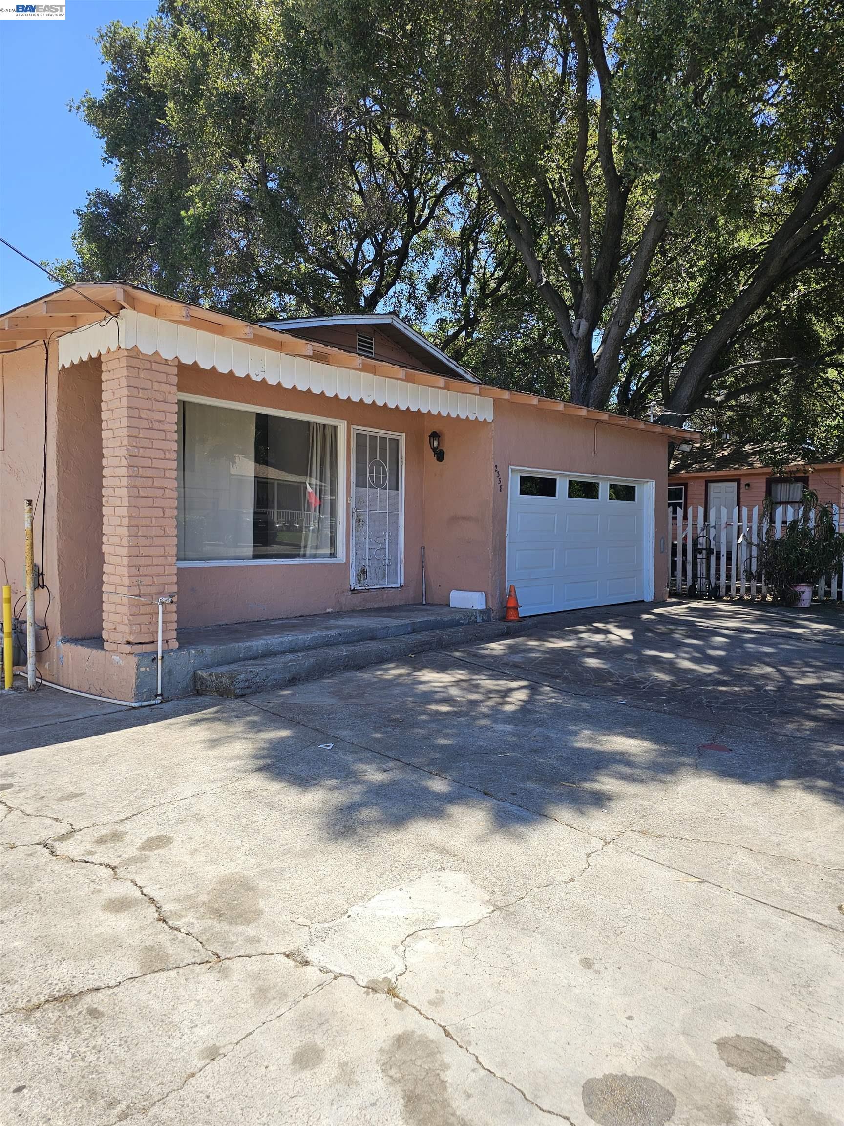 Residential in East Palo Alto 4