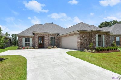 18643 Seabiscuit Ln, House other with 3 bedrooms, 2 bathrooms and null parking in Zachary LA | Image 2