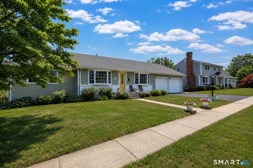125 Mcleod Pl, Stratford, CT, 06614-2165 | Card Image
