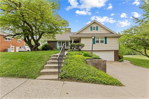 1902 Park Ridge Dr, Saint Joseph, MO, 64503-3343 | Card Image