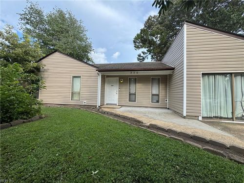 936 Joshua Dr, Virginia Beach, VA, 23462-5215 | Card Image