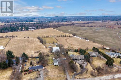 152 Confederation St, Halton Hills, ON, L7G4S8 | Card Image