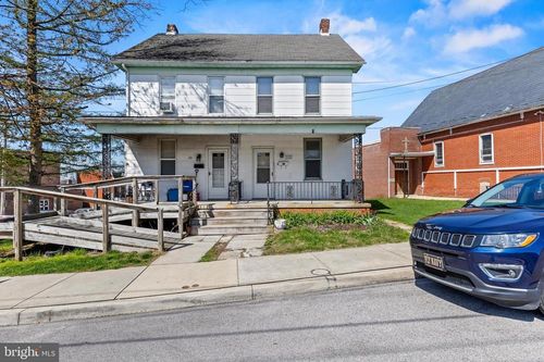 18 S Charles St, DALLASTOWN, PA, 17313-2218 | Card Image