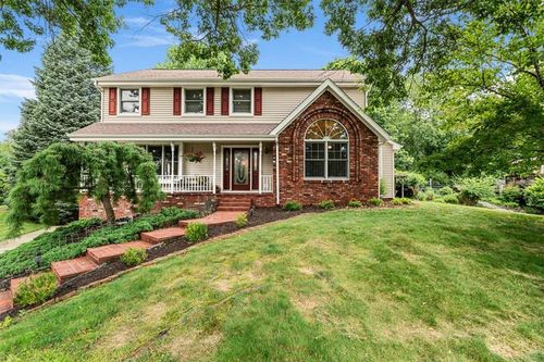 10015 Pine Ridge Dr, Wexford, PA, 15090-8101 | Card Image