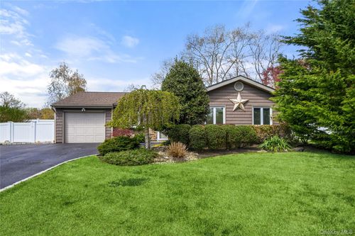21 Elkin Dr, Middle Island, NY, 11953-2110 | Card Image