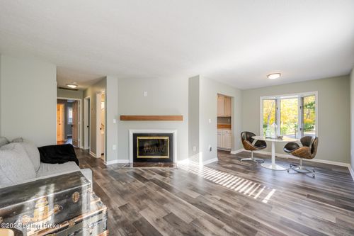 5560 Forest Lake Dr, Prospect, KY, 40059-9349 | Card Image