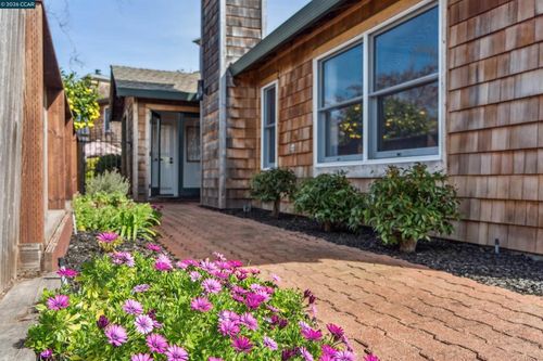 405 Centre Ct, Alameda, CA, 94502-6529 | Card Image