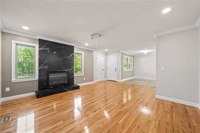 306 Lakeshore Dr, House other with 3 bedrooms, 2 bathrooms and null parking in Thomasville NC | Image 4