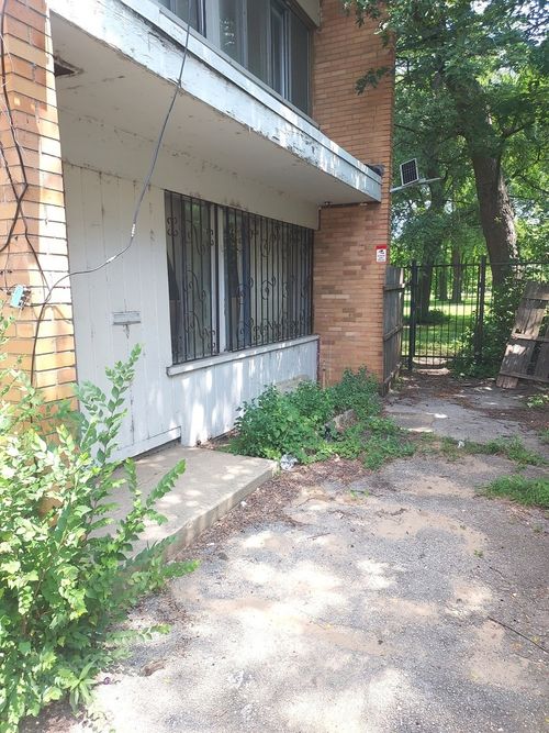 h-7829 S South Shore Dr, Chicago, IL, 60649-5326 | Card Image