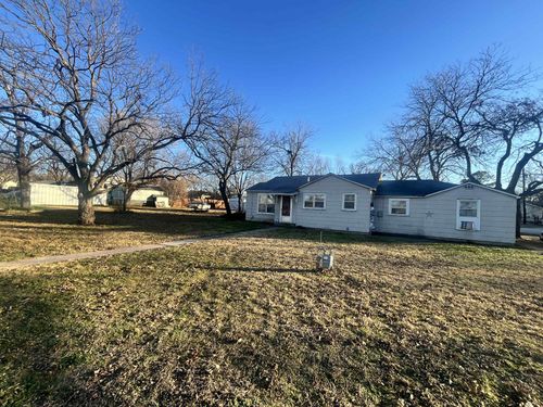 600 E Mesquite St, Nocona, TX, 76255-2823 | Card Image