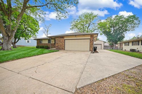 800 Manchester Rd, Salina, KS, 67401-5212 | Card Image