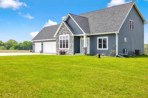 9045 Townline Road, Wayne, WI, 53040 | Card Image