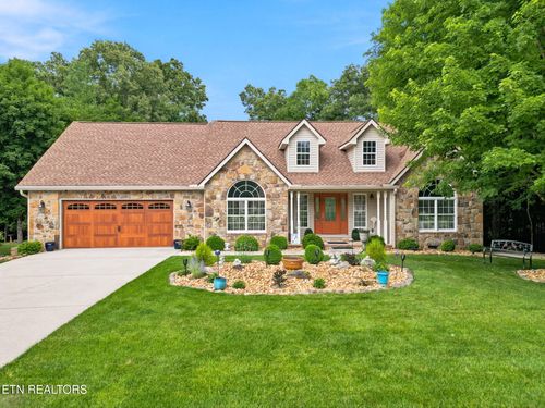 104 Kenwood Dr, Crossville, TN, 38558-2826 | Card Image