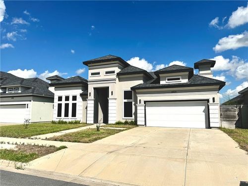 6826 Woodlands Ave, Brownsville, TX, 78526-4595 | Card Image