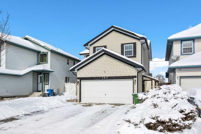 143 Bridlewood Circle Sw, Home with 3 bedrooms, 3 bathrooms and 4 parking in Calgary AB | Image 3