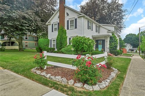 28 Bloomingdale Ave, Akron, NY, 14001-1103 | Card Image