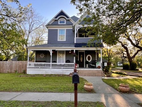 602 S Robinson St, Cleburne, TX, 76031-6325 | Card Image