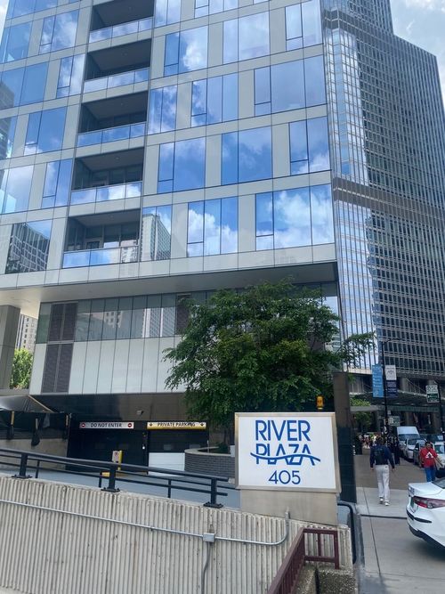 b4-405 N Wabash Ave, Chicago, IL, 60611-3591 | Card Image