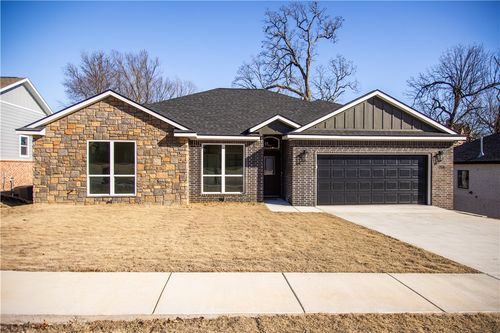 1013 Glass St, Cave Springs, AR, 72718-5010 | Card Image