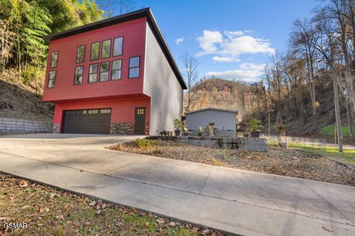 667 Turkey Nest Rd, Gatlinburg, TN, 37738-3459 | Card Image
