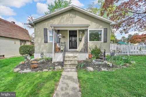 899 S Albemarle St, YORK, PA, 17403-2913 | Card Image