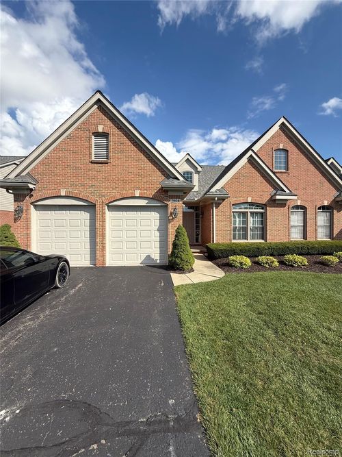 7608 Brookdale Ct, Brighton, MI, 48116-4738 | Card Image