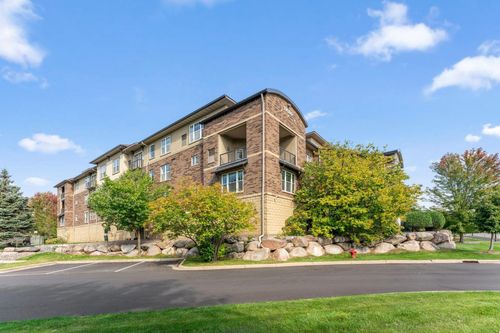 apt-3225-13580 Technology Dr, Eden Prairie, MN, 55344-2315 | Card Image