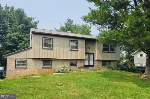 413 Surrey Dr, LANCASTER, PA, 17601-2827 | Card Image