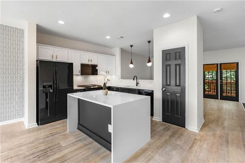 3635 Chattahoochee Summit Dr Se, Atlanta, GA, 30339-3289 | Card Image