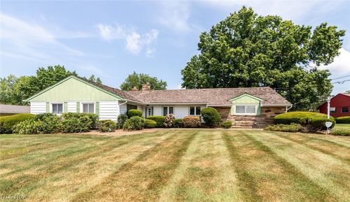 24335 Fairmount Blvd, Beachwood, OH, 44122-2233 | Card Image