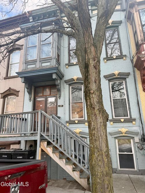 3256 6th Ave, Troy, NY, 12180-1204 | Card Image