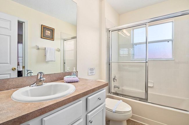 Ensuite Bath | Image 33