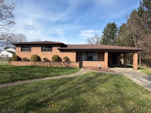 119 E 5th St, Williamstown, WV, 26187-1380 | Card Image