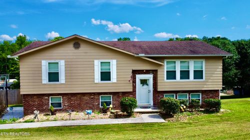 131 Red Bud Dr, Harriman, TN, 37748-4111 | Card Image