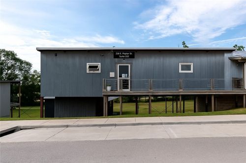 216 E Poplar St, Rogers, AR, 72756-4736 | Card Image