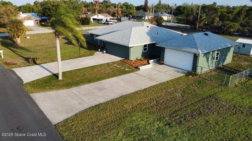 9010 Central Ave, Micco, FL, 32976-2910 | Card Image