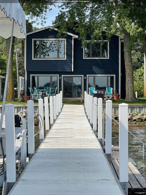 2209 Lakeshore Dr, Milford, IA, 51351-7313 | Card Image