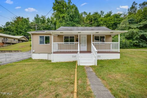 976 Lynn Garden Dr, Kingsport, TN, 37665-2128 | Card Image