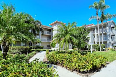 2109 - 9320 Clubside Circle, Condo with 2 bedrooms, 2 bathrooms and null parking in Sarasota FL | Image 1