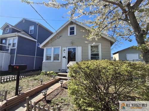 58 Lakewood Ave, Keansburg, NJ, 07734-1817 | Card Image