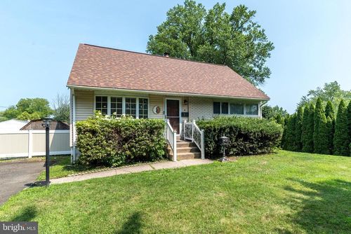 51 Saint Dunstans Rd, HATBORO, PA, 19040-4525 | Card Image
