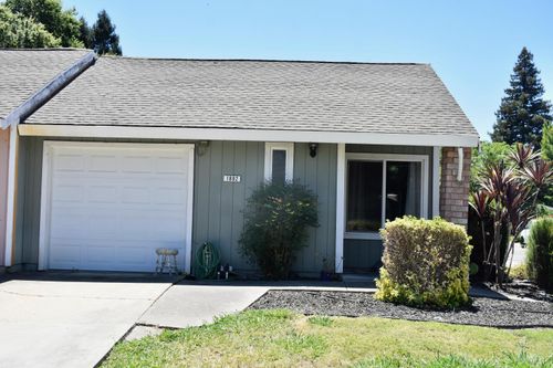 1802 Urbana Way, Sacramento, CA, 95833 | Card Image