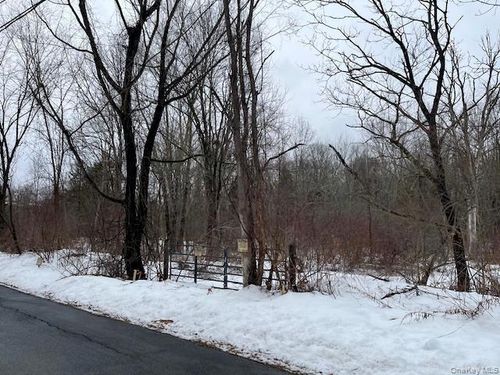 40 Lopresti Rd, Middletown, NY, 10940-8420 | Card Image