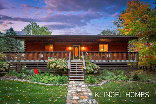 11078 Walnut Dr, Nunica, MI, 49448-9645 | Card Image